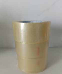 Băng keo trong 5cm đang dán thùng carton ship COD tại VPP An Viên TPHCM.