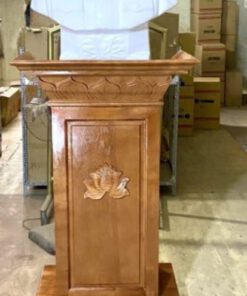 bục bác có gắn hoa sen